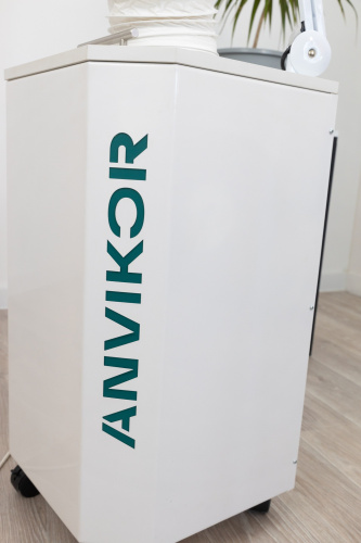 Вытяжка для маникюра и педикюра со встроенным обеззараживателем “ANVIKOR VC-DUO” фото